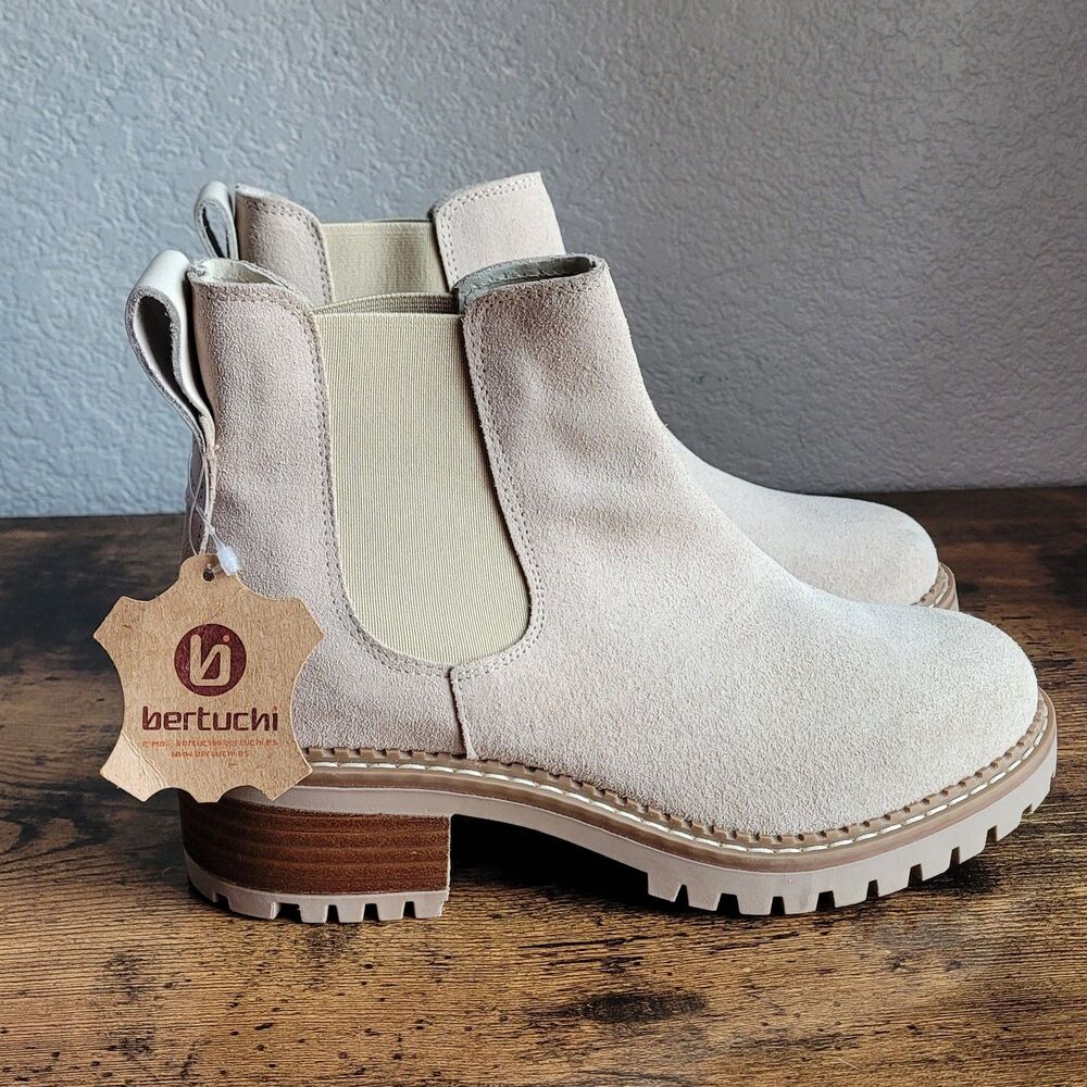 Bertuchi Womens 7.5 Tan Suede Ankle Chelsea Boots Spain Lug Sole Platform Bootie